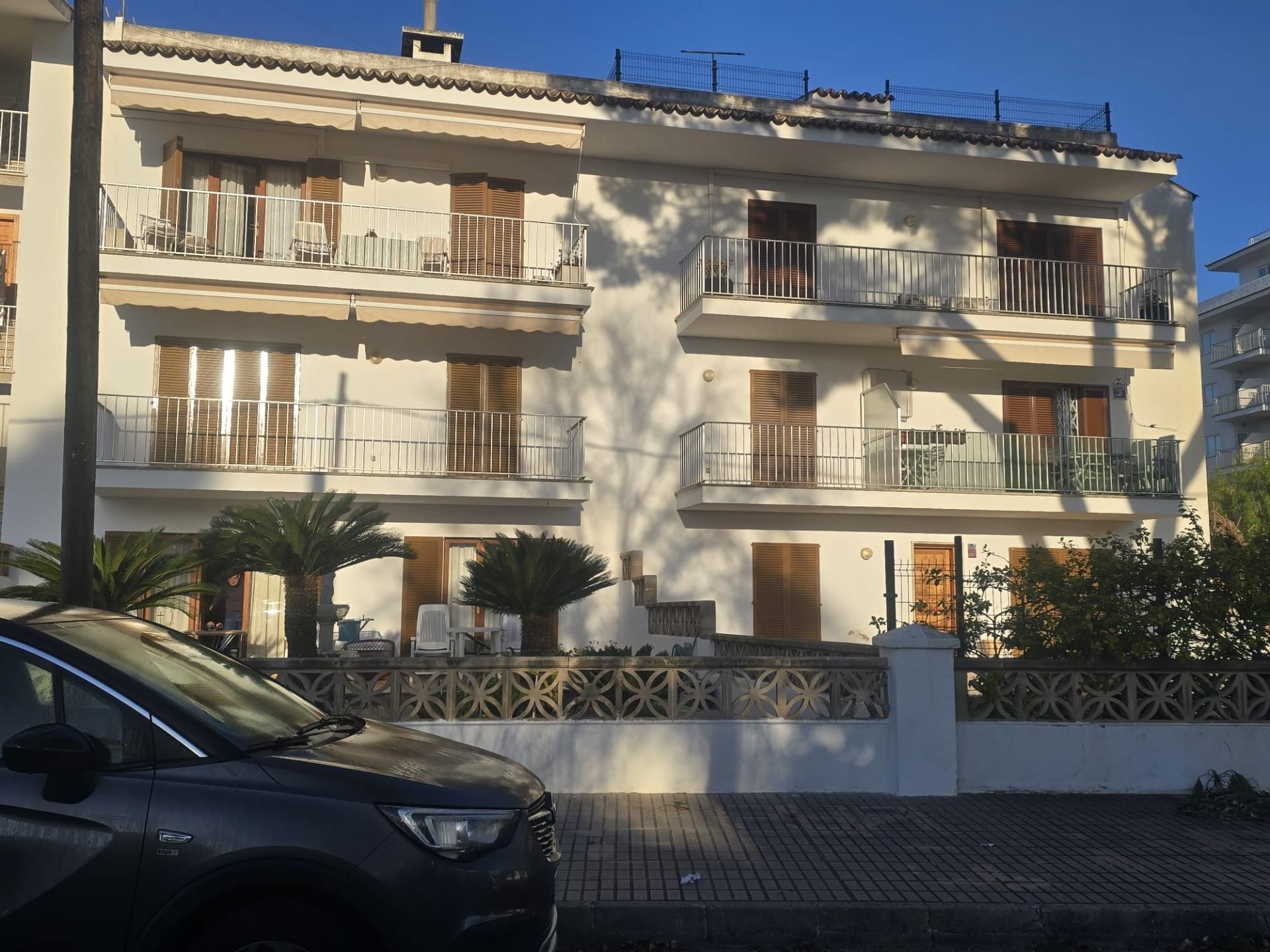 Vista exterior de Dúplex en venda en Alcúdia amb Aire condicionat, Jardí privat i Terrassa