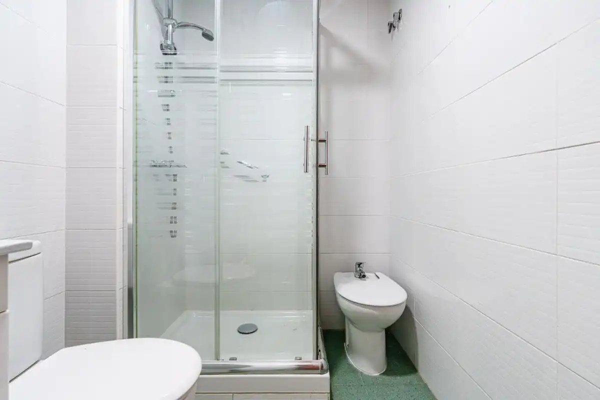 Bany de Pis en venda en Madrid amb Calefacció, Terrassa i Balcó