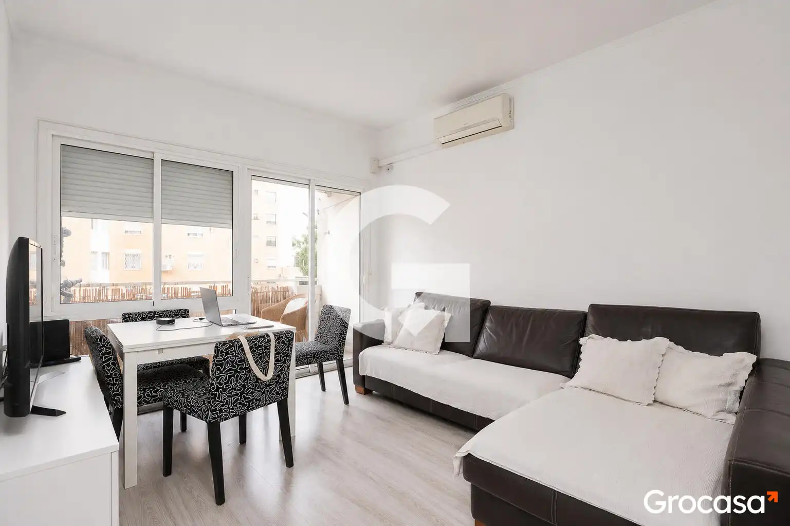 Living room of Flat for sale in Gavà  with Air Conditioner, Oven and Balcony
