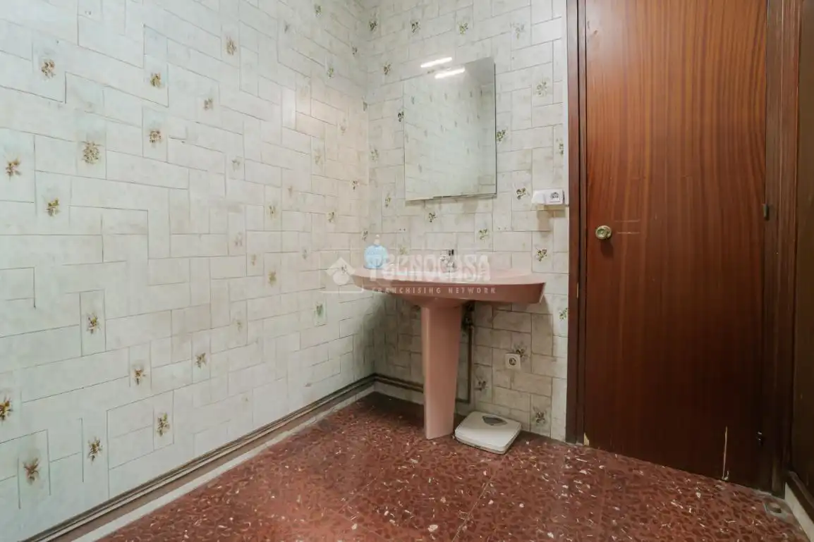 Baño de Piso en venta en Ripollet con Aire acondicionado y Balcón