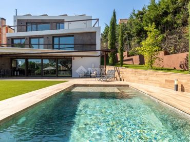 Haus mit Pool zum Verkauf in Los Peñascales