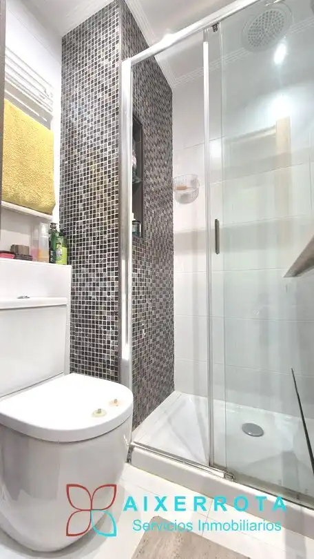 Bathroom of Flat for sale in Getxo   with Heating and Storage room