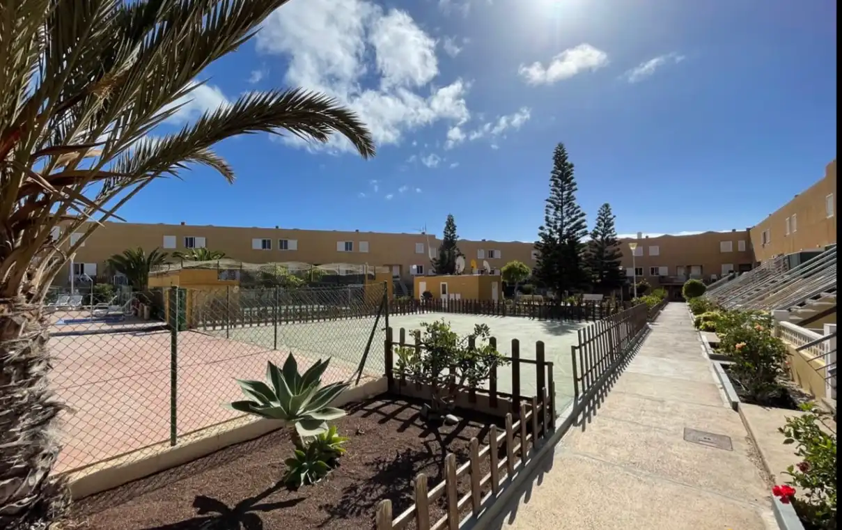 Vista exterior de Dúplex en venda en Antigua