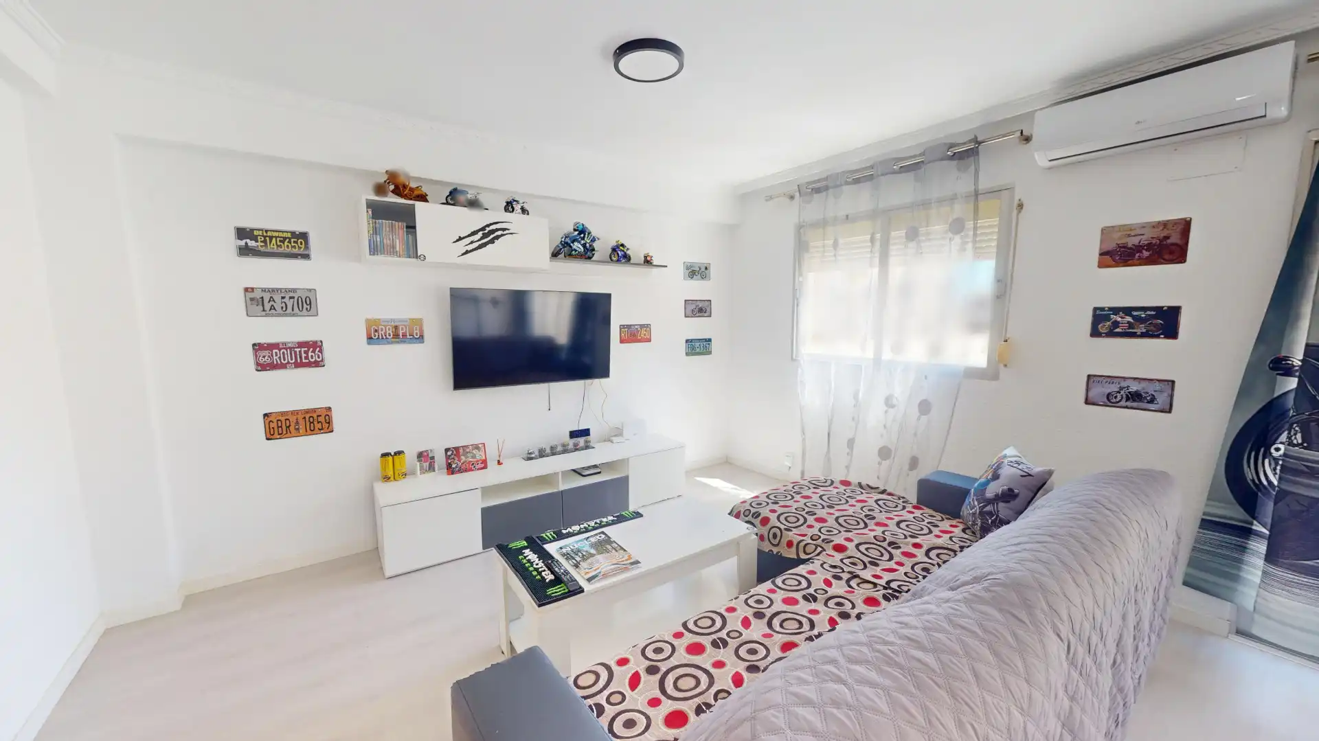 Living room of Flat for sale in Villajoyosa / La Vila Joiosa  with Air Conditioner, Furnished and Balcony