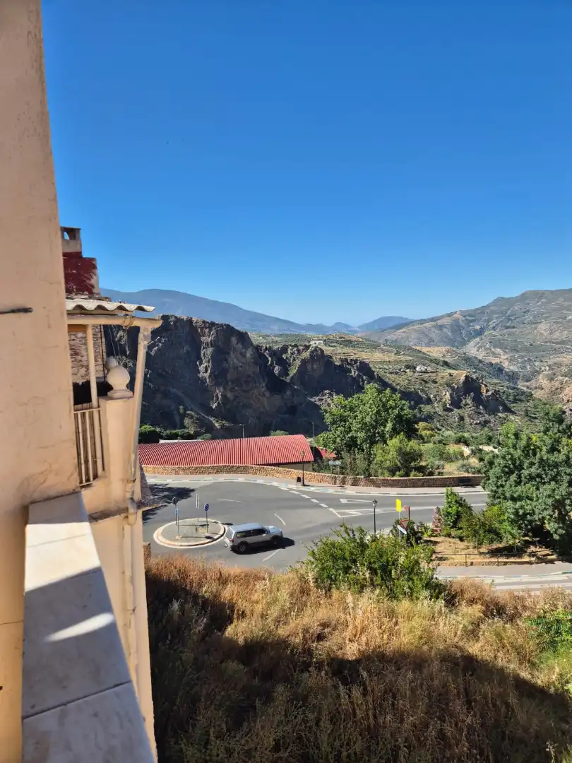 Vista exterior de Casa adosada en venta en Lanjarón con Terraza