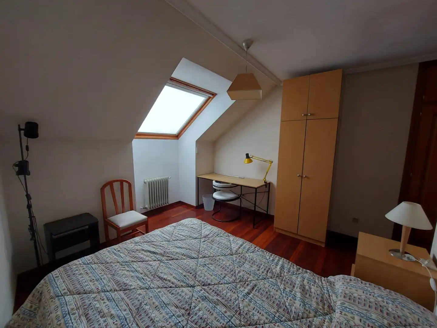 Habitación de Piso para compartir en Segovia con Calefacción, Terraza y Amueblado