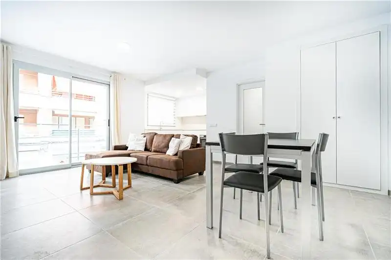 Wohnzimmer von Wohnung zur Miete in Nord