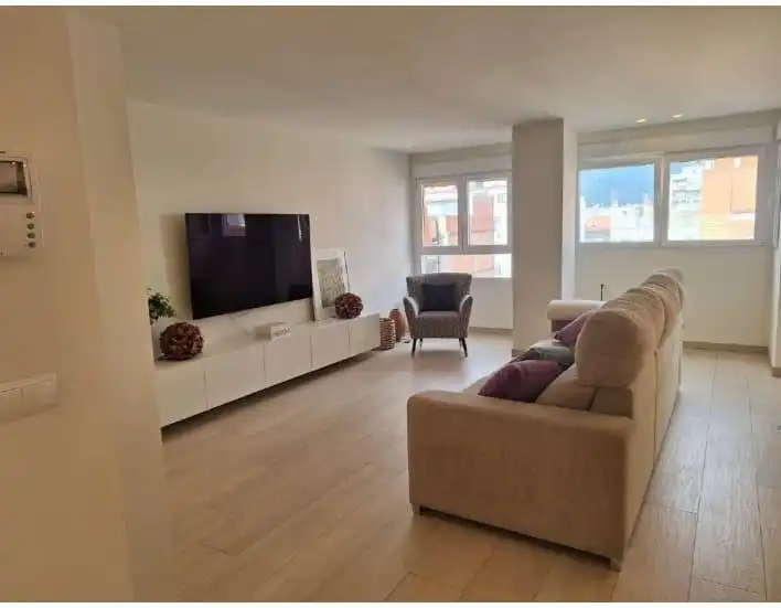 Piso con ascensor en venta en Centro Ciudad, imagen 2