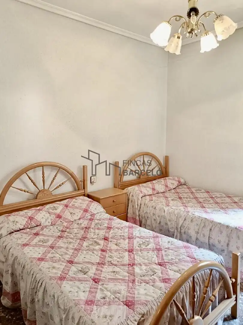 Habitación de Casa adosada en venta en Tauste