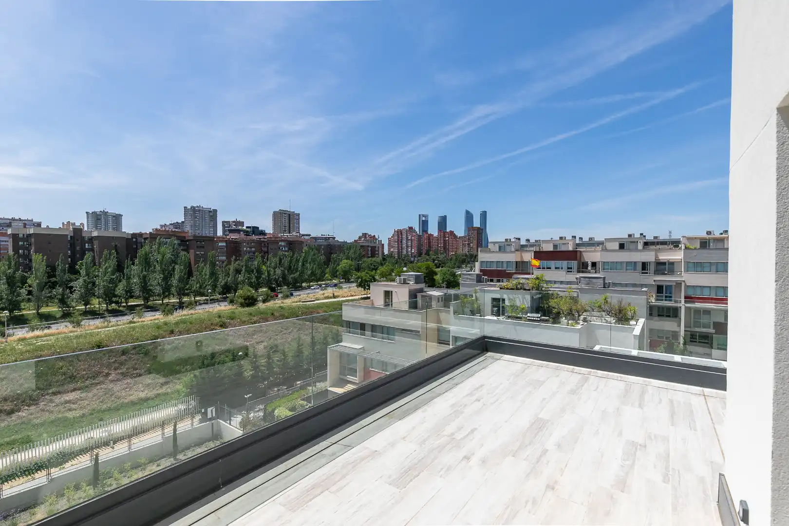 Terrasse von Dachboden zur Miete in Madrid mit Klimaanlage, Heizung und Parkett