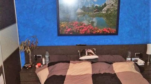 CASA ADOSADA EN VENTA EN MANLLEU, imatge 2