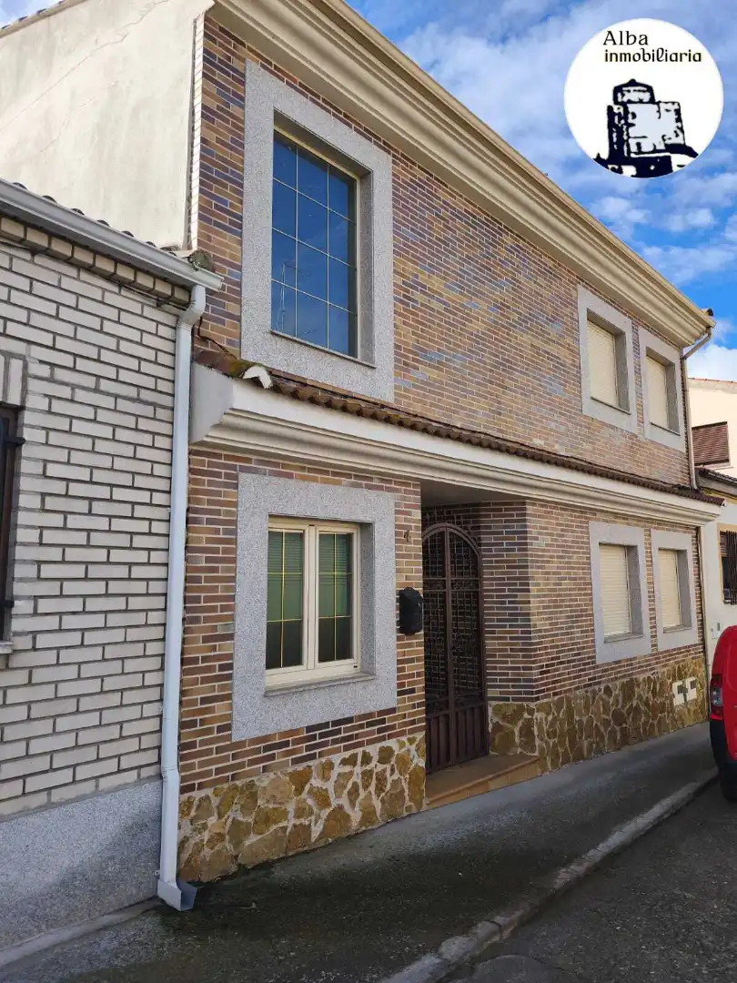 Vista exterior de Casa o chalet en venta en Alba de Tormes con Calefacción y Terraza