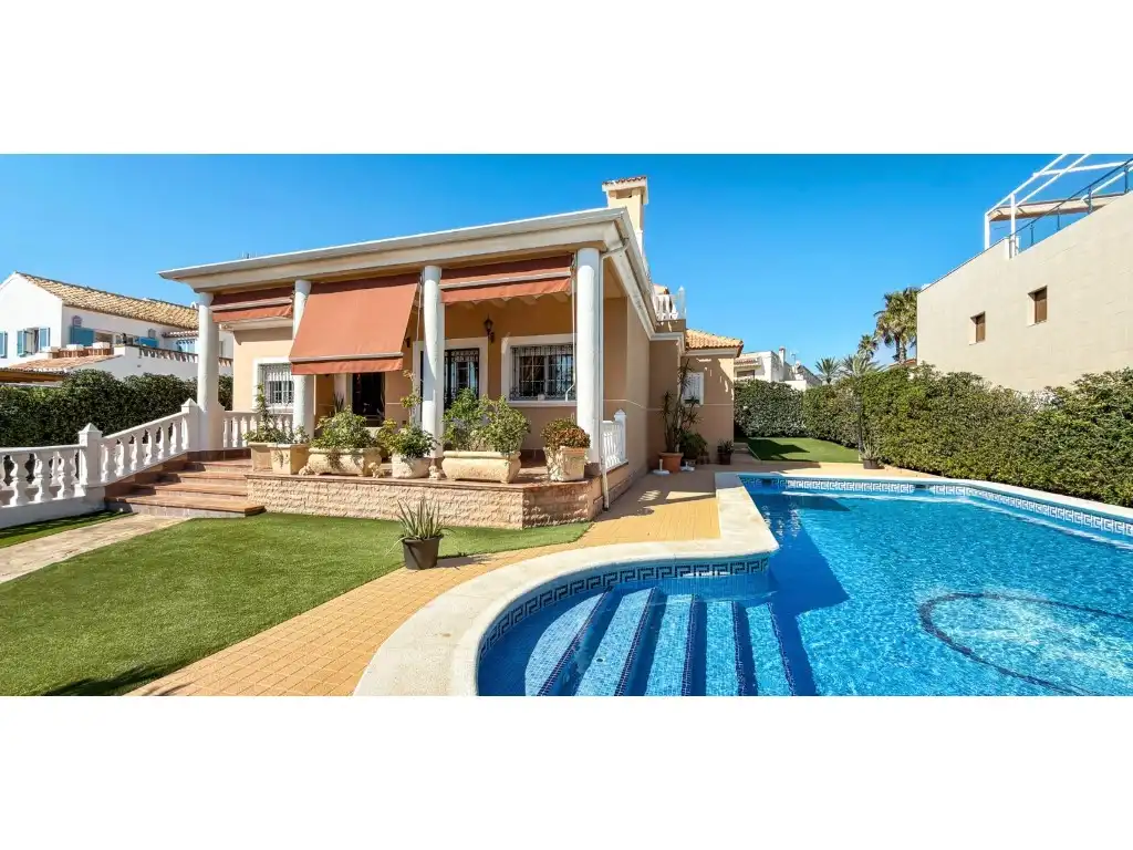 Casa amb piscina en venda a La Mata, imagen 38