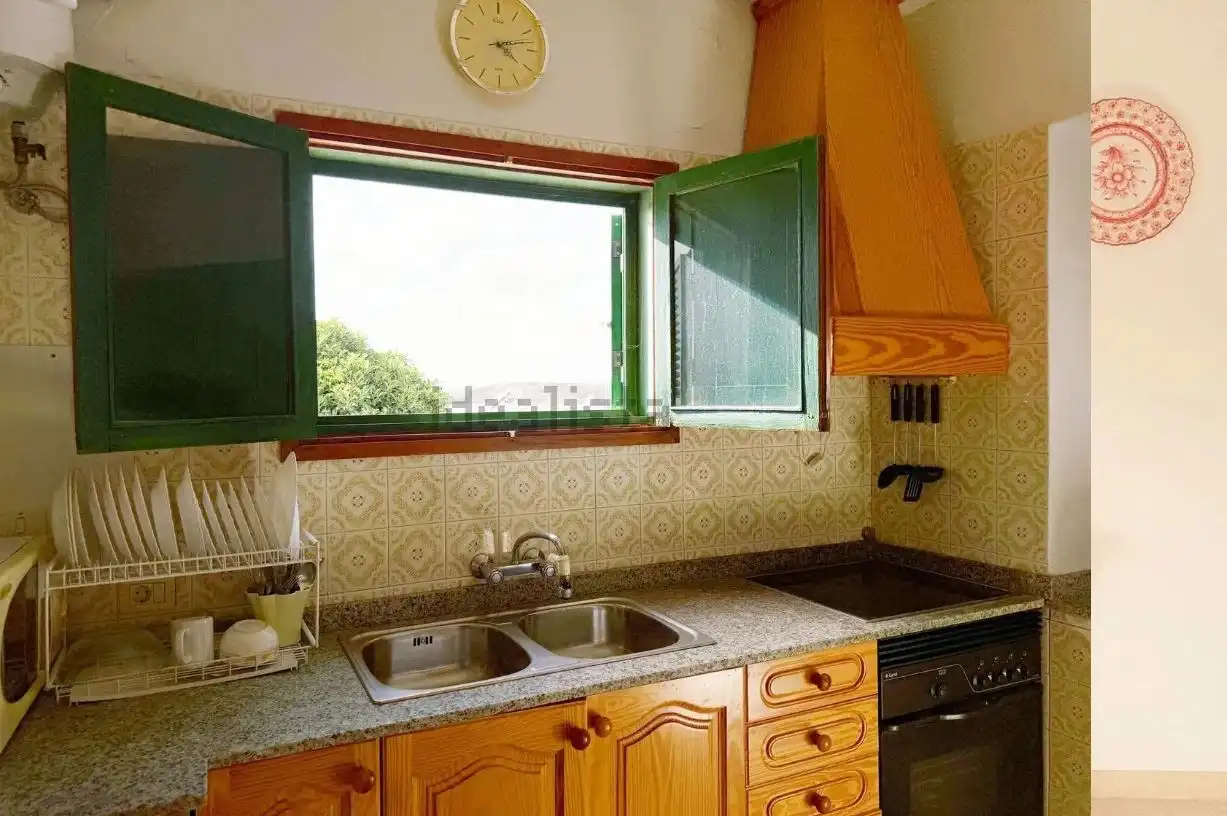 Cuina de Casa o xalet en venda en Yaiza amb Jardí privat, Terrassa i Traster