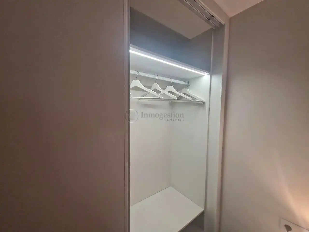 Piso de alquiler en Arona con Terraza, Amueblado y Internet