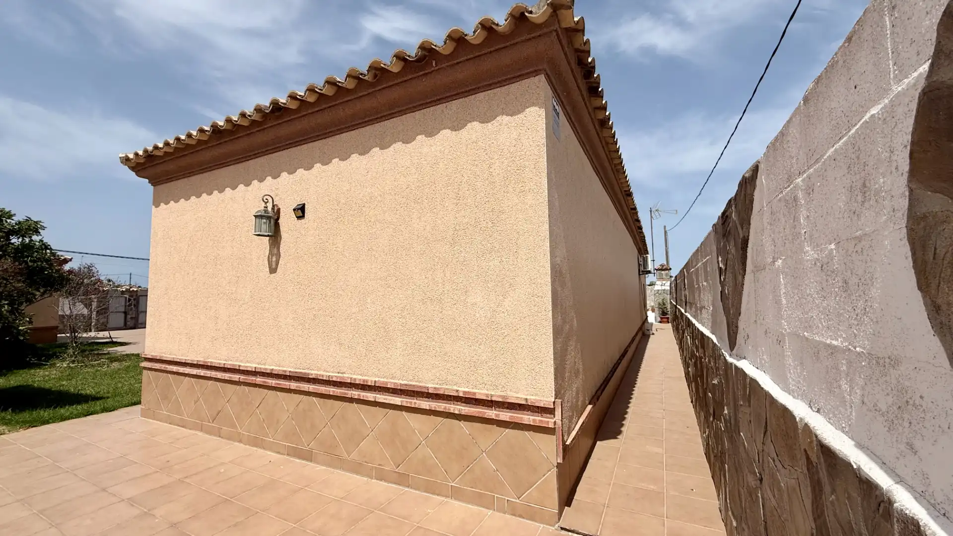 Vista exterior de Casa o chalet en venta en Chiclana de la Frontera con Aire acondicionado, Calefacción y Jardín privado