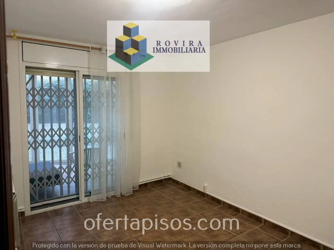 Habitación de Apartamento en venta en Salou con Jardín privado, Terraza y Alarma