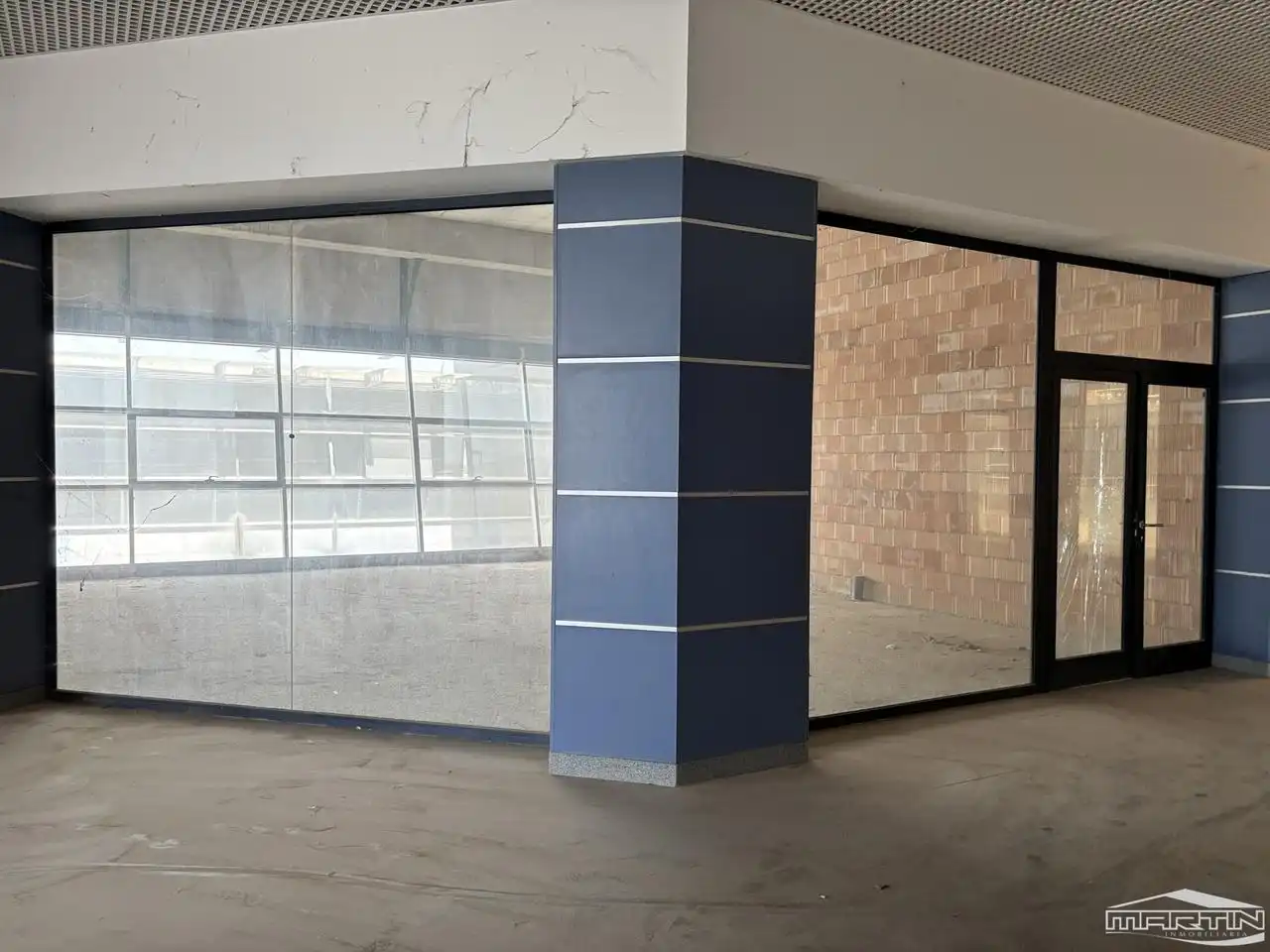 Vista exterior de Oficina en venta en Lucena
