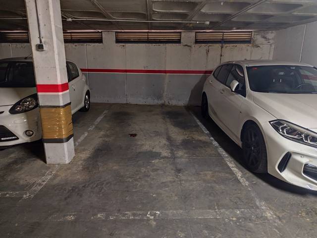 Garaje en Alquiler en Carrer de Francesc Oller, 81 en Torrent d'en Pere Parres