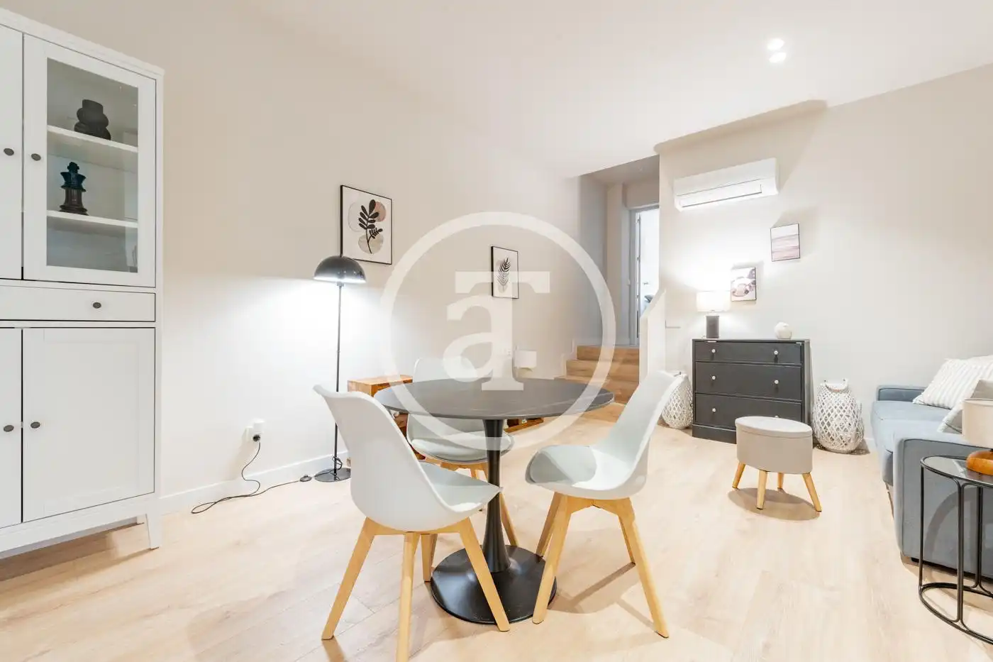 Living room of Flat for rent in Madrid  with Air Conditioner, Heating and Furnished