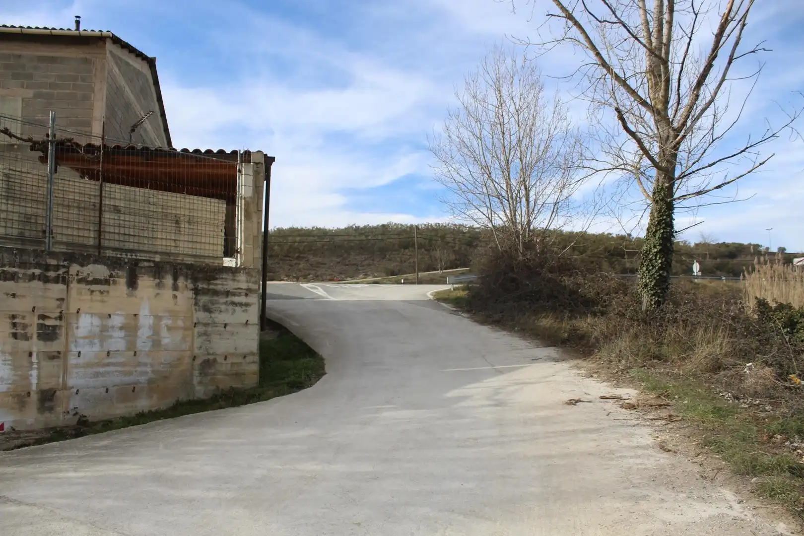 Fabrikhallen zum Verkauf in Lumbier