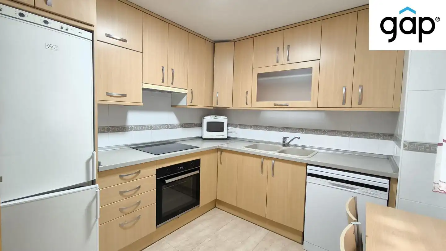 Cocina de Piso de alquiler en Cuenca con Calefacción, Terraza y Amueblado