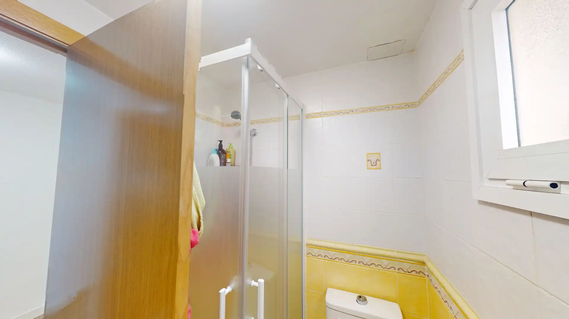 Bathroom of Flat for sale in Elche / Elx  with Furnished