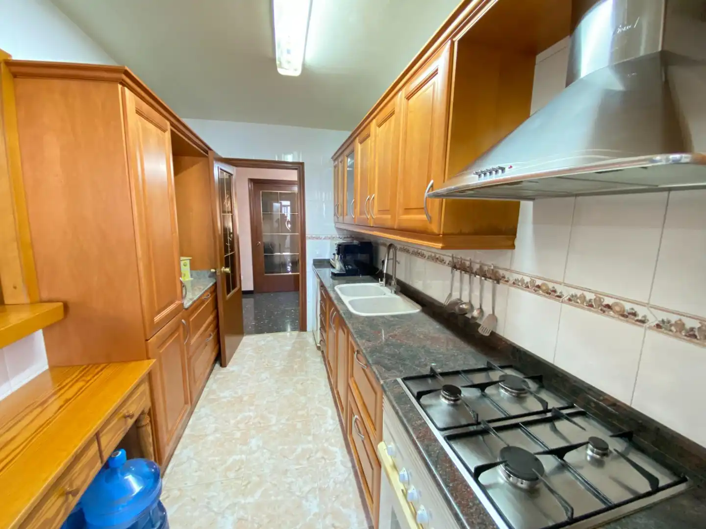 Küche von Wohnung zum Verkauf in  Palma de Mallorca mit Klimaanlage, Abstellraum und Balkon