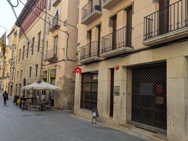 Locale commerciale in vendita a Calle DE LA ROSA 11