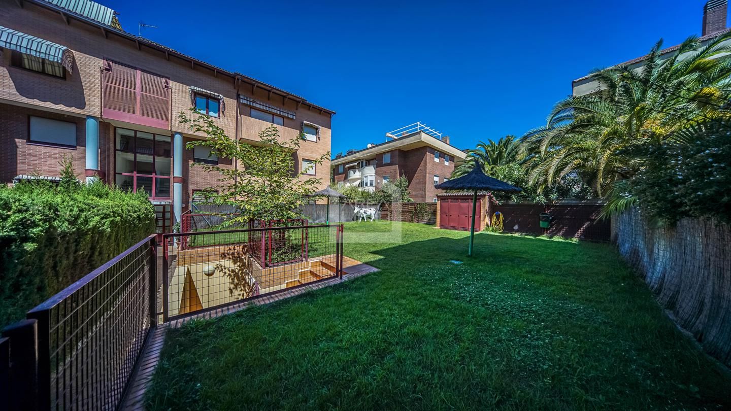 Jardín de Dúplex en venta en Alcorcón con Aire acondicionado, Calefacción y Parquet