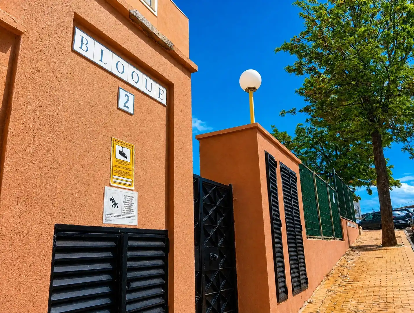 Exterior view of Flat for sale in Algeciras  with Community pool