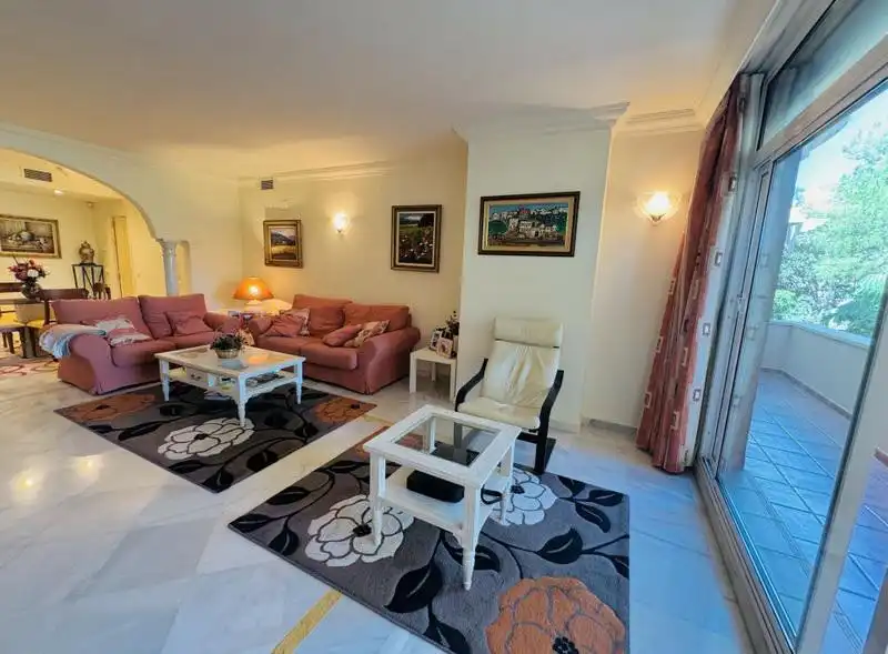 Apartamento con terraza en venta en Nueva Andalucía, imagen 7