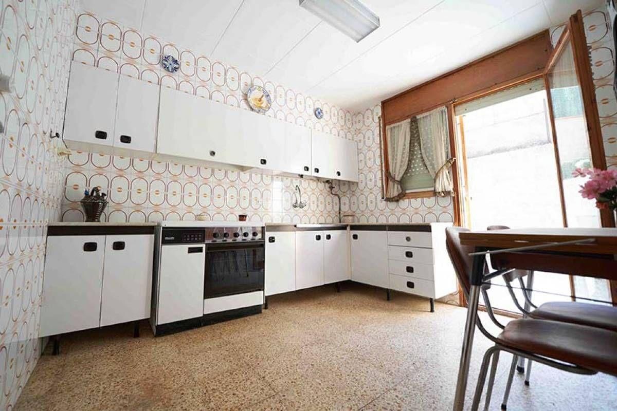 Cuina de Pis en venda en Manresa amb Aire condicionat, Calefacció i Balcó