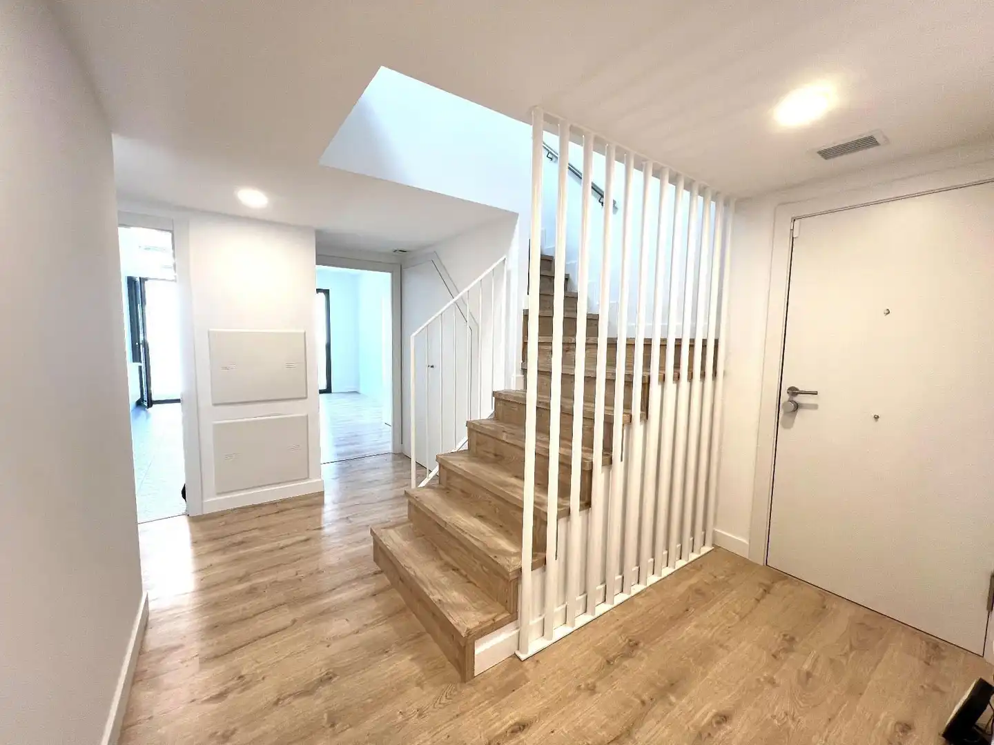 Attic for rent in Girona  with Air Conditioner, Terrace and Storage room