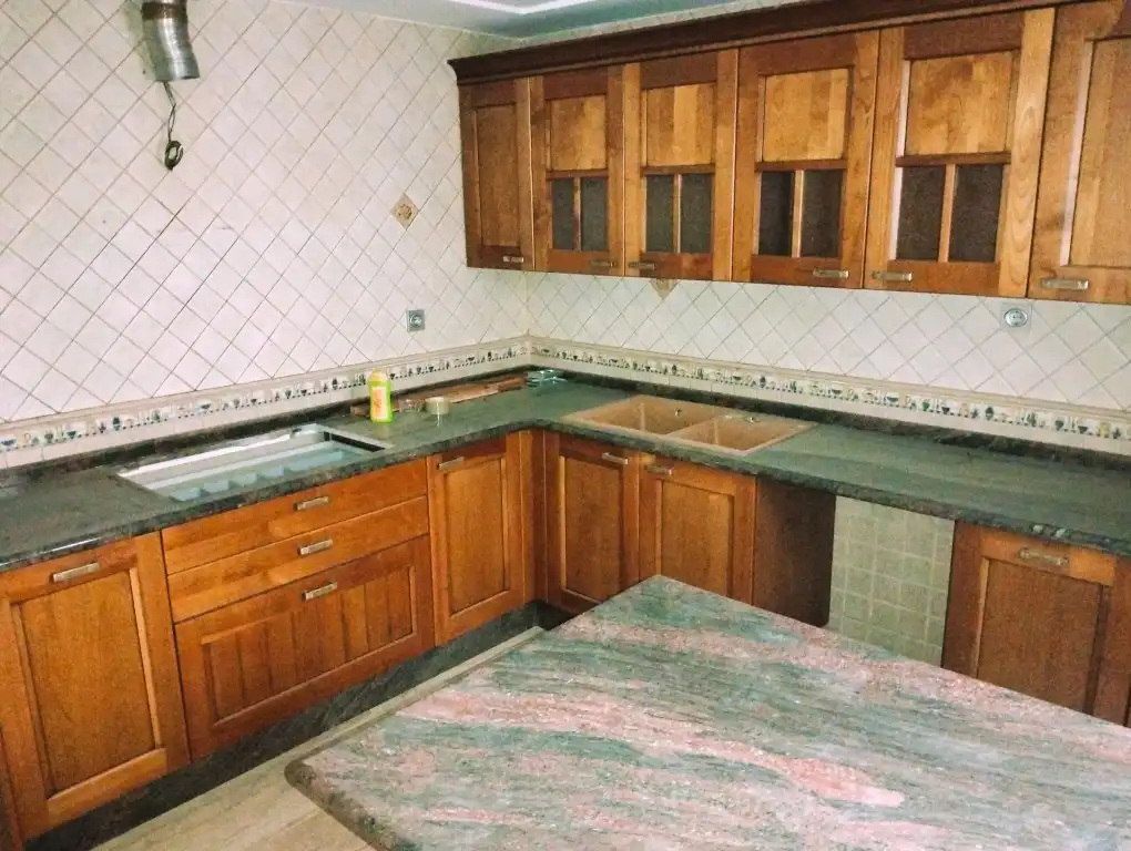 Cuina de Casa adosada en venda en Llocnou d'En Fenollet amb Aire condicionat, Terrassa i Traster