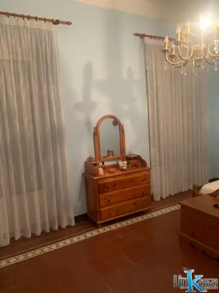 Dormitori de Casa o xalet en venda en Linares amb Terrassa i Balcó