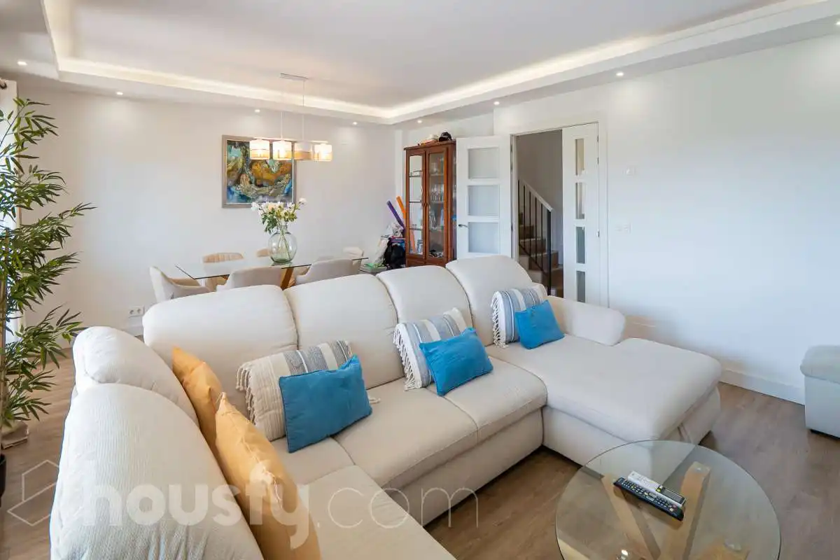 Living room of Houses for sale in Estepona  with Air Conditioner, Heating and Private garden