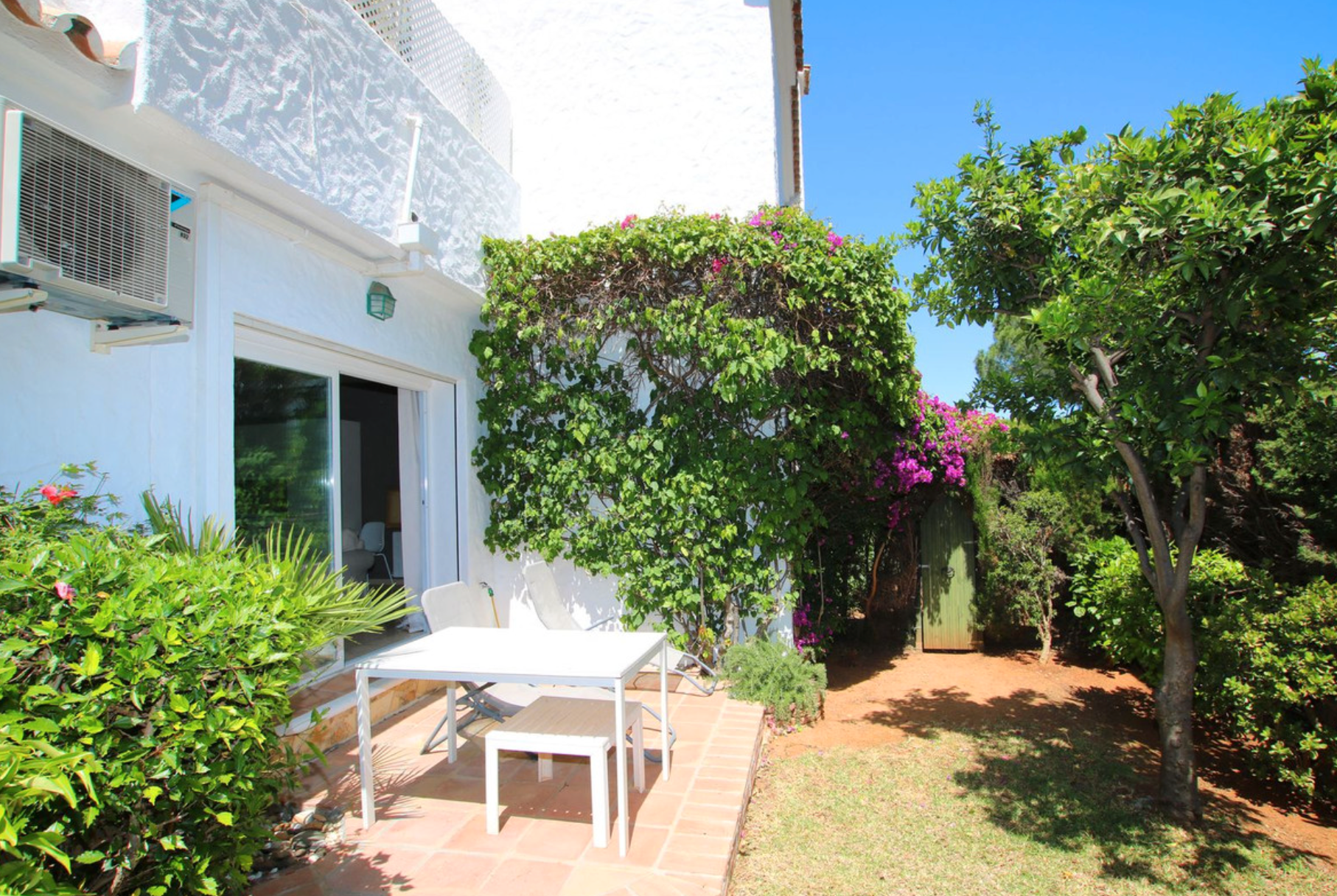 Jardín de Casa adosada en venta en Marbella con Aire acondicionado, Jardín privado y Amueblado