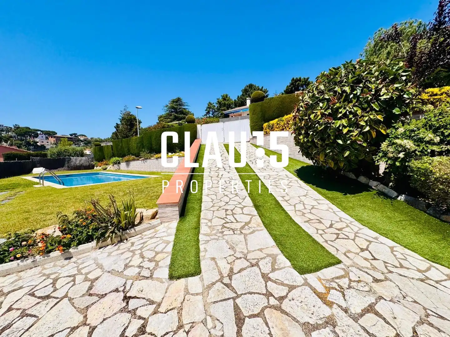 Vista exterior de Casa o chalet en venta en Sant Pol de Mar con Jardín privado, Terraza y Piscina