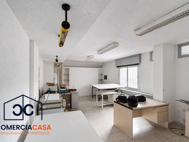 Local comercial en venda a Beiro