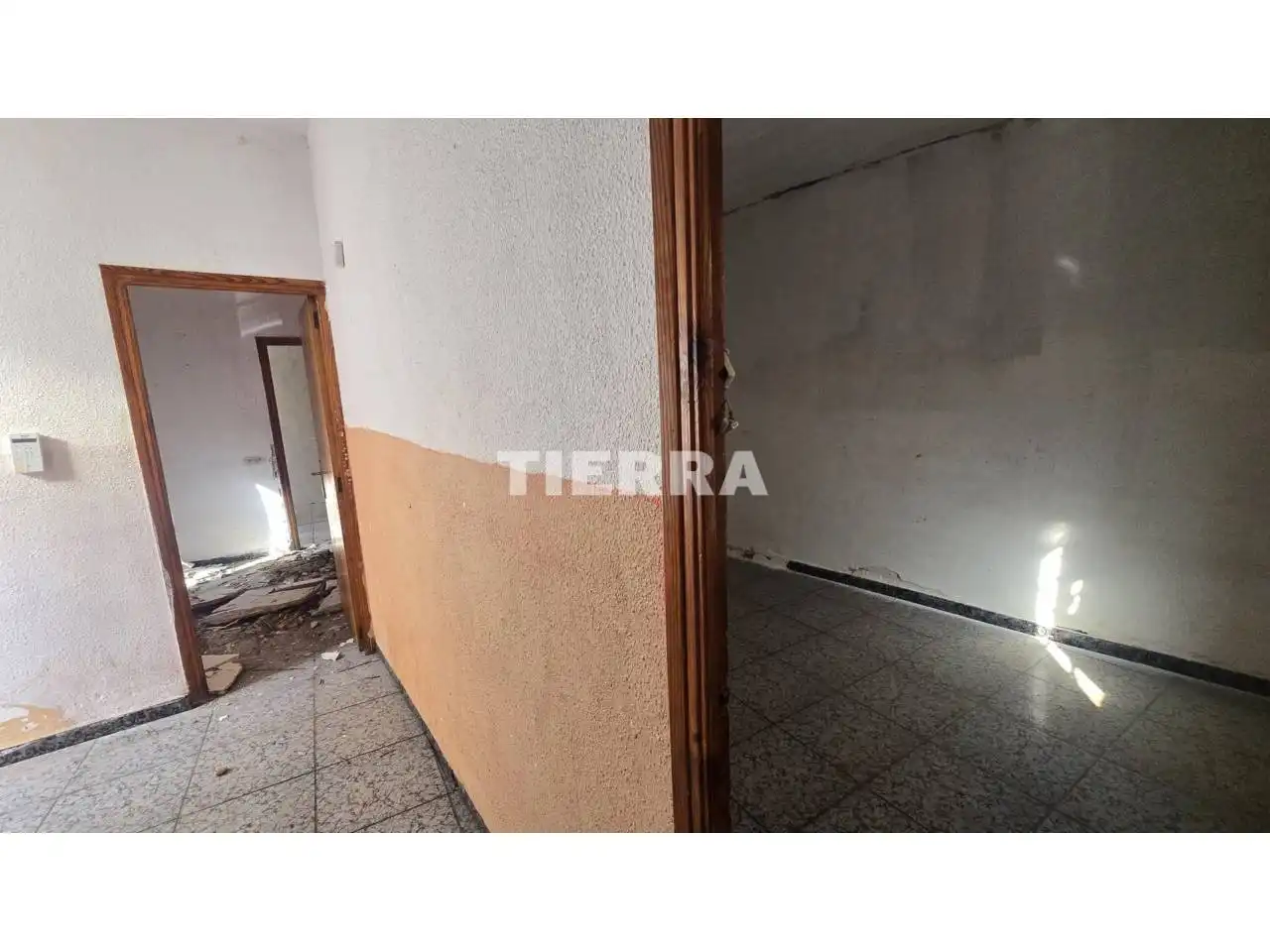 Casa adosada en venda en Yecla