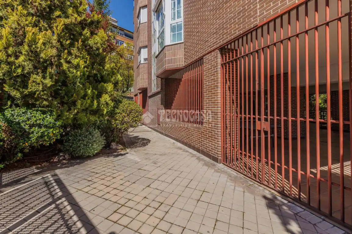 Vista exterior de Piso en venta en Madrid con Aire acondicionado, Calefacción y Parquet