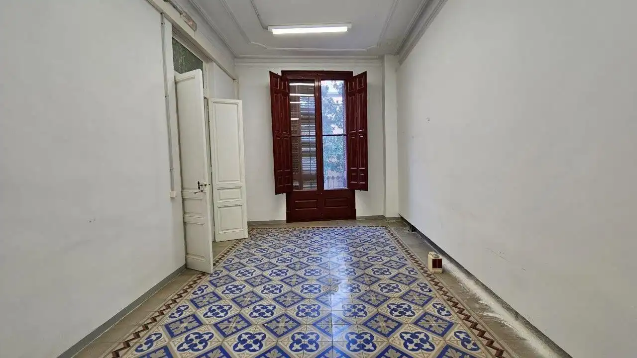 Gebäude zum Verkauf in Figueres