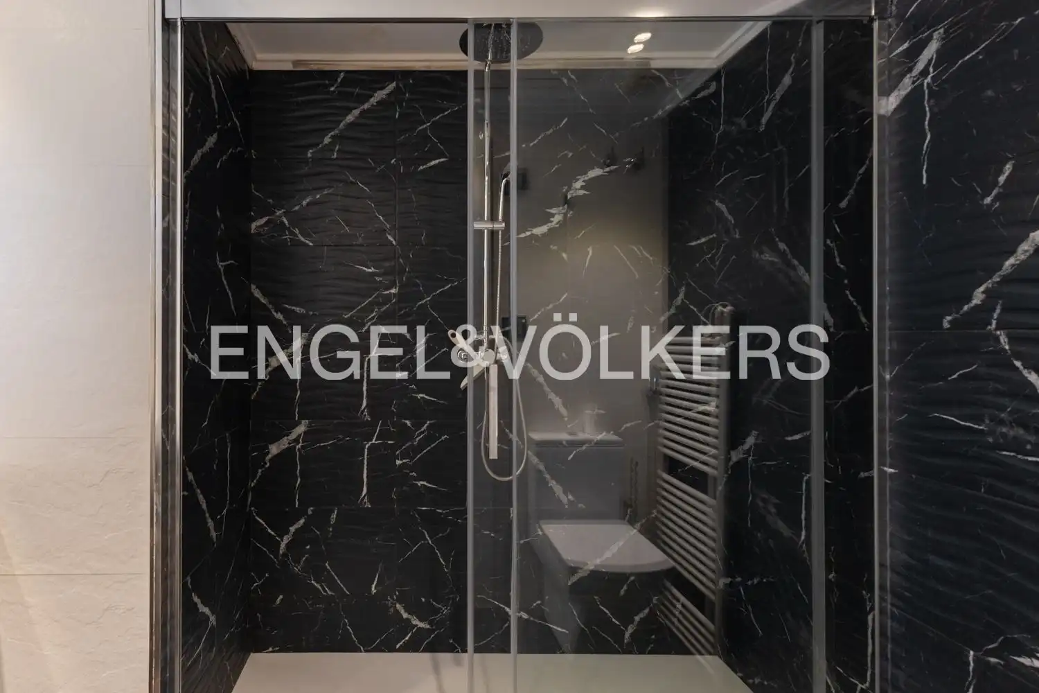 Baño de Piso en venta en Valencia con Aire acondicionado, Calefacción y Parquet