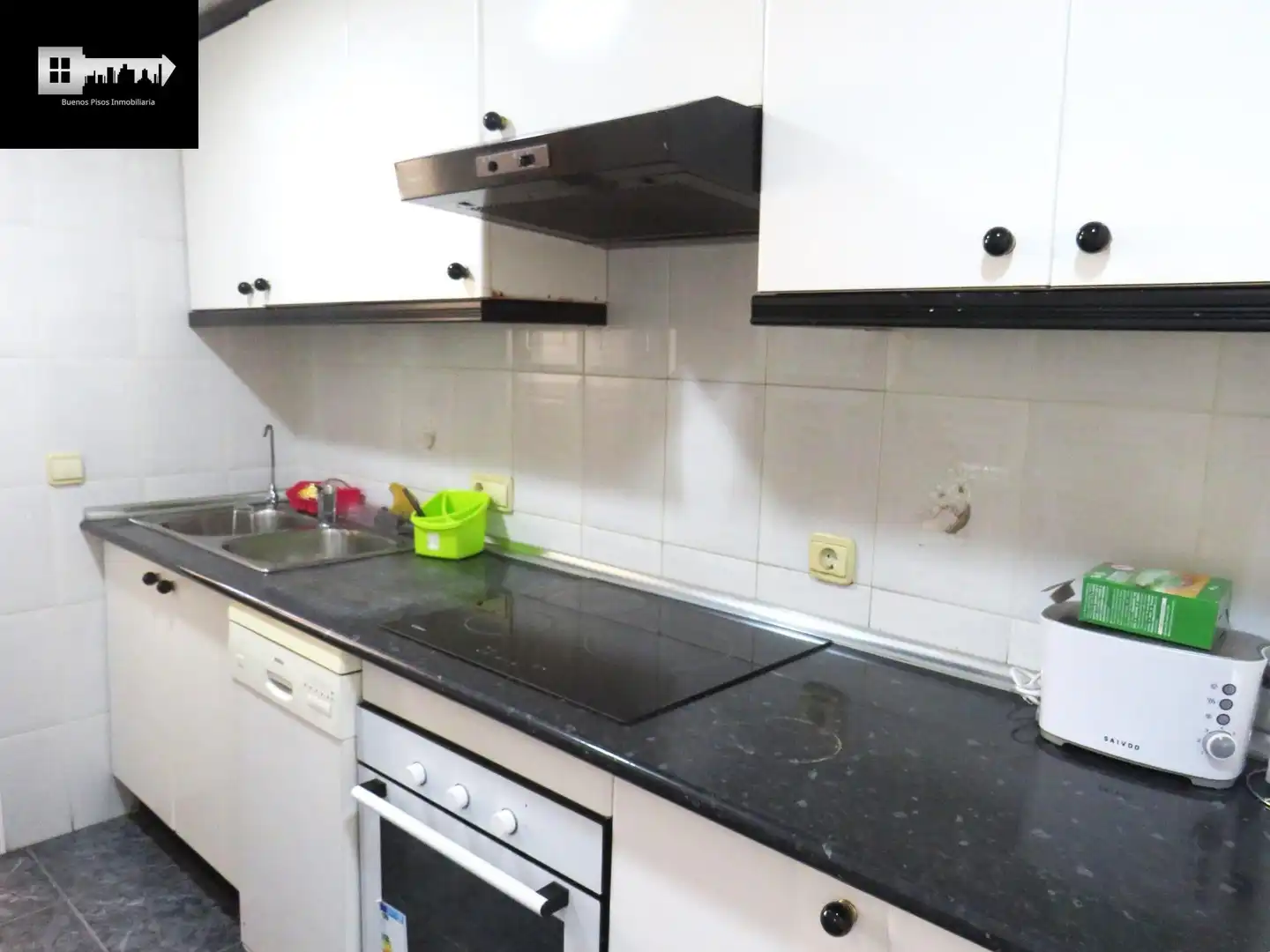 Cocina de Piso en venta en Alicante / Alacant con Aire acondicionado, Calefacción y Jardín privado