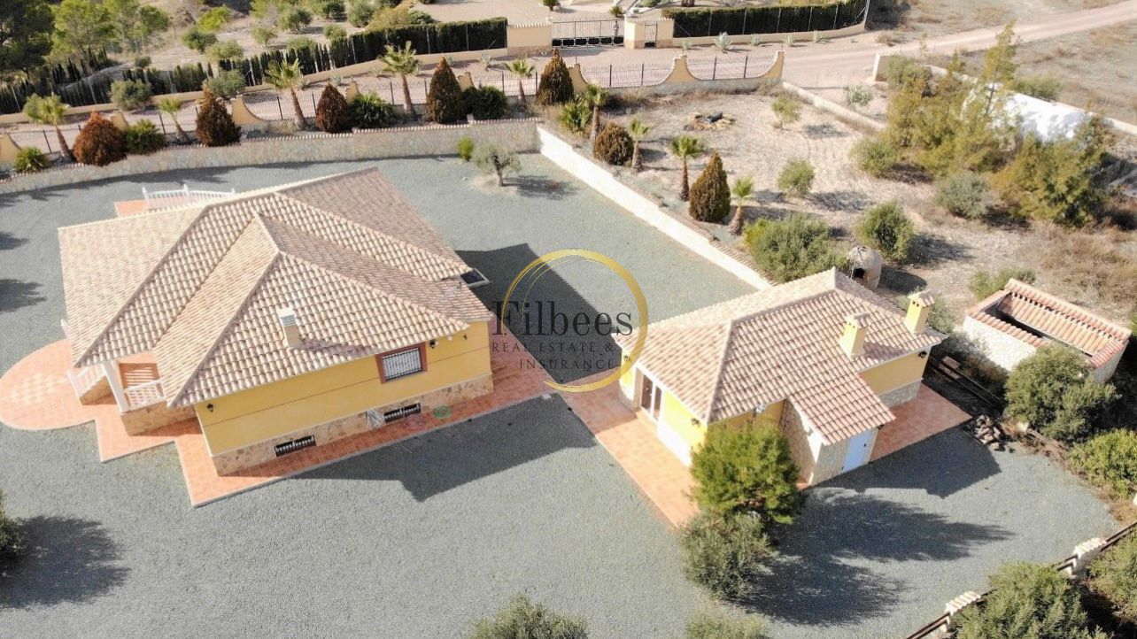 Vista exterior de Finca rústica en venda en Lorca amb Jardí privat, Terrassa i Moblat