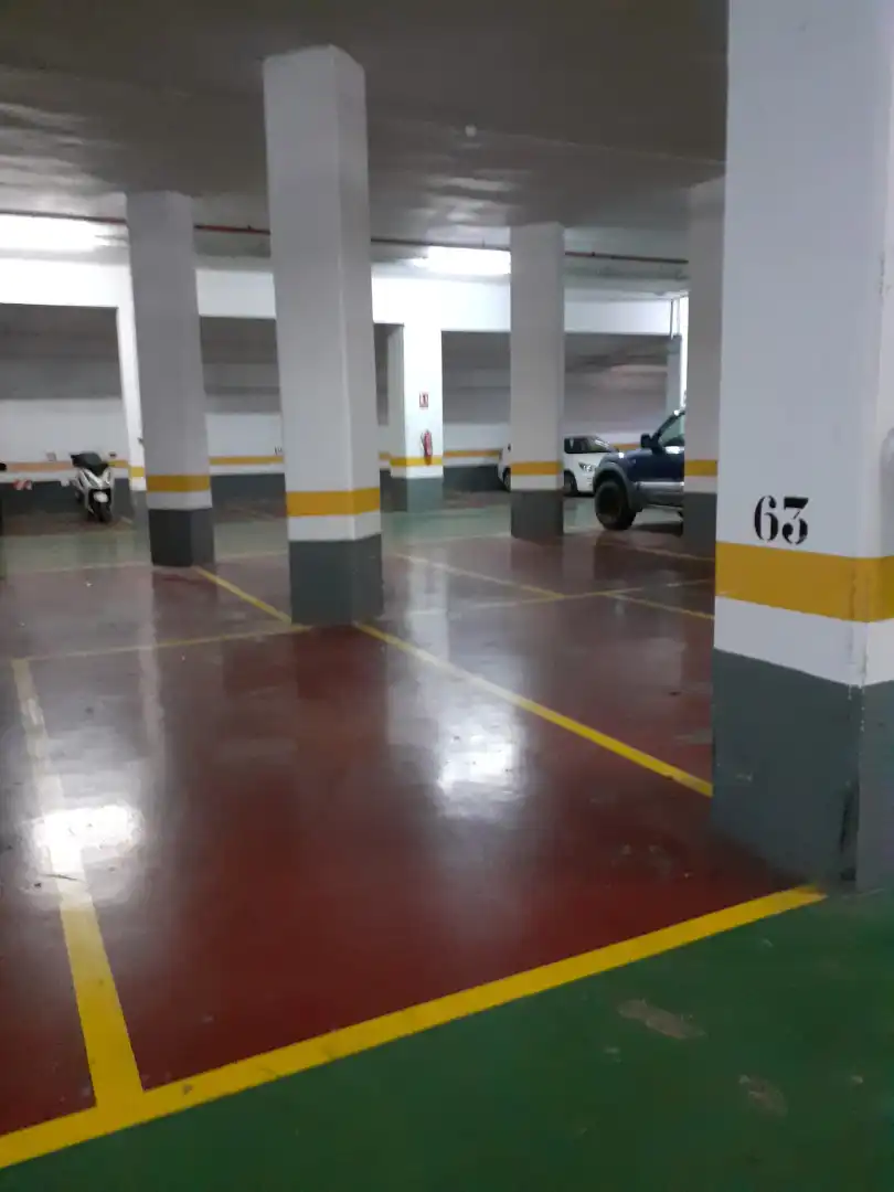 Aparcament de Apartament de lloguer en Valencia amb Aire condicionat, Calefacció i Terrassa