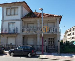 Vista exterior de Finca rústica en venda en Meis amb Calefacció, Jardí privat i Parquet