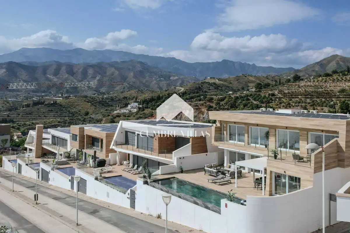 Vista exterior de Casa o chalet en venta en Almuñécar con Jardín privado, Terraza y Trastero