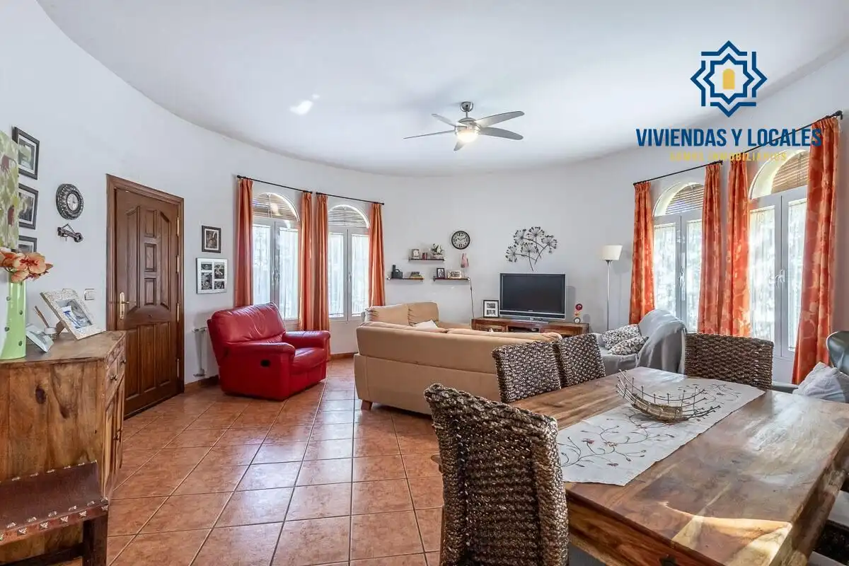 Chalet con piscina en venta en Residencial Triana - Barrio Alto, imagen 6